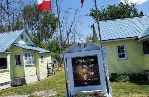 Lindsay Cottage | 2 BR Cabin Sandy Beach, Kayak/Canoe/Paddles, Firepits @ Sturgeon Lake #3