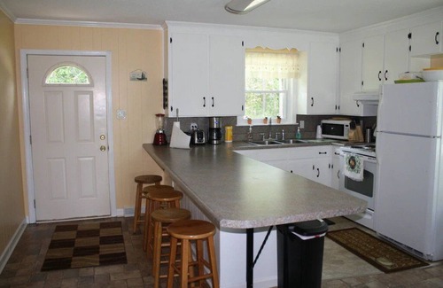 Southmont House | 2 BR House with Lake Frontage, Floating Dock, and Boat Launch
