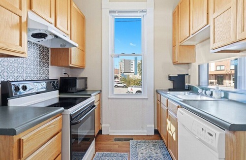 Babe Denny House | 2 BR Next To Lucas Oil - Walk to Conventions!