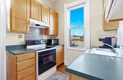 Babe Denny House | 2 BR Next To Lucas Oil - Walk to Conventions!