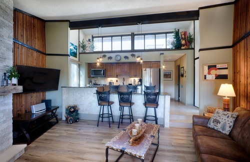 Peak 8 Condo | 2 BR Updated Condo-Mountain View! Excellent location, views & value!