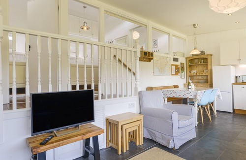 Hope-Cove Cottage | 2 BROOK COTTAGES, pet friendly, country holiday cottage in Hope Cove