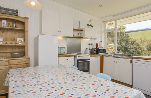 Hope-Cove Cottage | 2 BROOK COTTAGES, pet friendly, country holiday cottage in Hope Cove