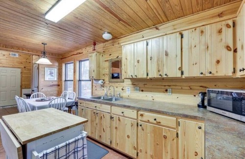 Big Cedar Cabin | 2-Cabins One-Acre Lighted Forest Private Shooting Range