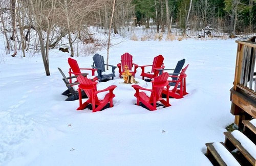 South River Cottage | 2 Chalets-Hot Tub, sleeps 10, private sandy beach!