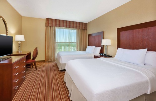 Murfreesboro Hotel | 2 Connecting Suites at a Hotel