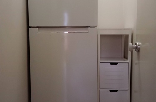 Collingwood Park Villa | 2 cozy single bedrooms, private bathroom, coffee breakfast, near shopping Malls