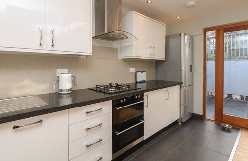 Stoke Gabriel House | 2 DART, pet friendly, with open fire in Stoke Gabriel