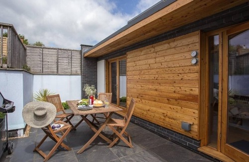 Stoke Gabriel House | 2 DART, pet friendly, with open fire in Stoke Gabriel