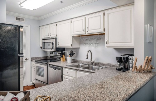 Rutledge Hill Condo | 2 Free Parking Spots! Walk to Nissan Stadium