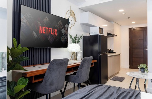 Lahug Condo | 2 Furnished Studios with WiFi, Gym & Pool—Prime Central Location Cebu IT Park