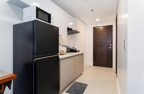 Lahug Condo | 2 Furnished Studios with WiFi, Gym & Pool—Prime Central Location Cebu IT Park