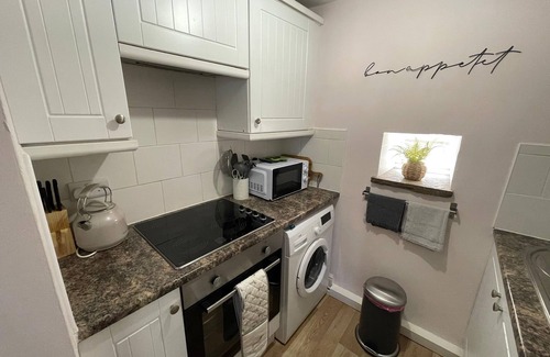 Sleaford Cottage | 2 Guests - Pet Friendly Stone Cottage in Sleaford