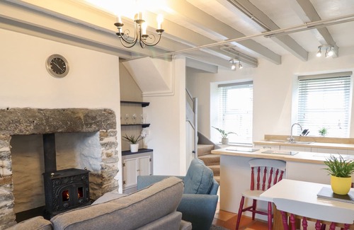 Cwmtirmynach Cottage | 2 JONES TERRACE, character holiday cottage in Cerrigydrudion