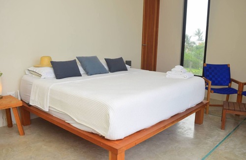 Miramar House | 2 King Bedrooms Beachfront Bliss / Casa Chaká