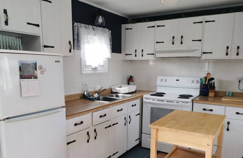 O'Leary Cottage | 2 Livingroom & 2 Bedroom PEI Family Cottage awaits you!