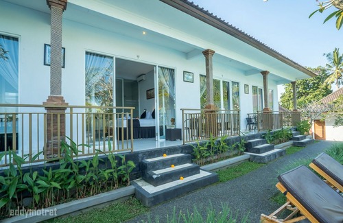 Peliatan Villa | 2 Luxury deluxe rooms with 4 breakfast in Ubud area