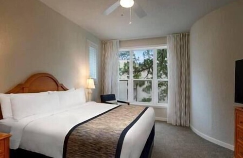 Beach Lagoon Resort | 2 Marriott's Monarch at Sea Pines Resort and Spa