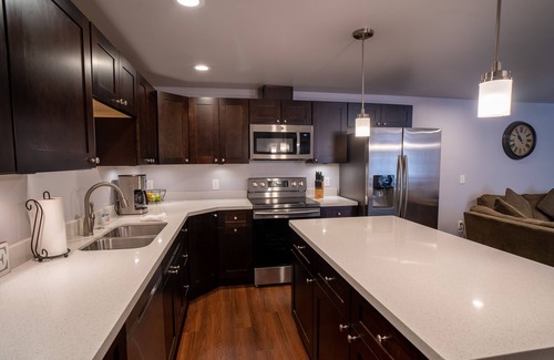 Flagstaff House | 2 Master Suites - Close to NAU, With AC