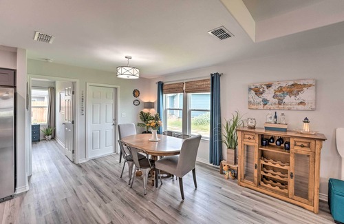 San Patricio County House | 2 Mi to Boating: 'RR Sea House' in Aransas Pass!