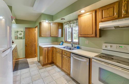 Burke House | 2 Mi to Burke Lake Quaint Small-Town Retreat!