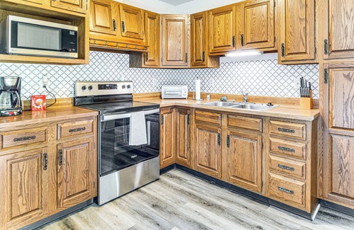 Logansport House | 2 Mi to Downtown Logansport: Quiet Home w/Grill
