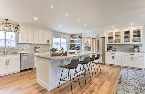 Castle Rock House | 2 Mi to Dtwn Castle Rock Home with Furnished Patio