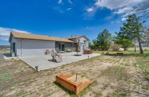 Castle Rock House | 2 Mi to Dtwn Castle Rock Home with Furnished Patio