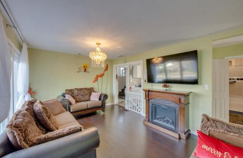 Hummelstown House | 2 Mi to Hersheypark Group Getaway with Deck