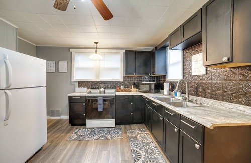 Latrobe House | 2 Mi to Saint Vincent College: Home in Latrobe