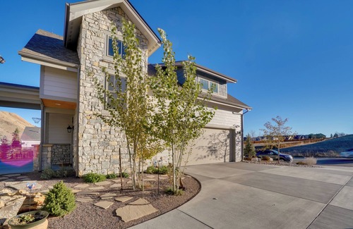 Castle Rock House | 2 Mi to Town: Castle Rock Retreat w/Fireplace!