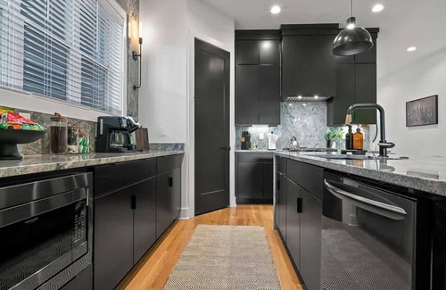 North Nashville House | 2 Miles from Broadway Rooftop Lounge!