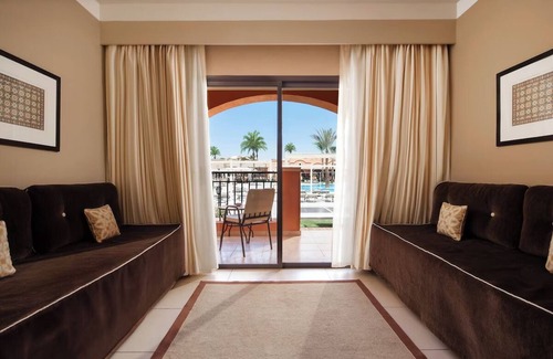 El Quseir Hotel | 2 Modern Rooms with Heated Pools, Spa and Aqua Coraya Water Park Acess