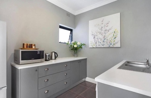 Tokai House | 2 On Lismore Guesthouse 13