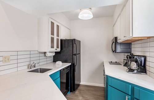 Chatsworth Hotel | 2 One-bedroom Condos w/Free Breakfast & Outdoor Fireplace, Close to Wineries