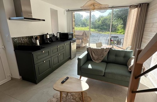 Picauville House | 2-person cocoon gîte in the heart of nature, very bright, 15 minutes from UTAH BEACH