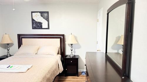 Winter Garden House | 2 private rooms in a quiet neighborhood can book up to 4 people