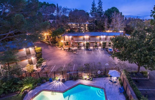 Barron Park Hotel | 2 Quiet Room with Free Breakfast, Heated Pool & Parking Near Stanford