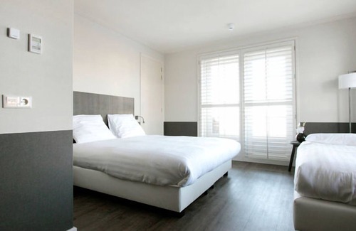 Municipality of Huizen House | 2 Relaxing Haven Near Naarderbos Trails, Nature Reserve & Cultural Attractions