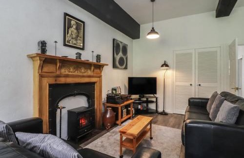 Airton Apartment | 2 Riverside Walk