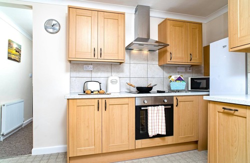 Llanybri Cottage | 2 Rock Cottage, Llansteffan