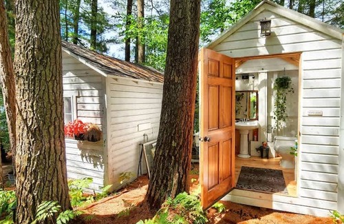 Brantingham Apartment | 2 Romantic Island Cabins for 5 - Hot Tub Boat