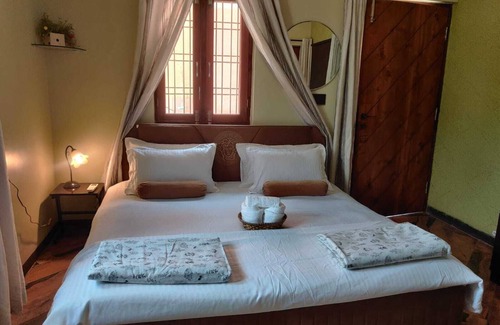 Jabalpur Other | 2 room guesthouse in a charming 44000 sq ft farmhouse in wonderful Jabalpur