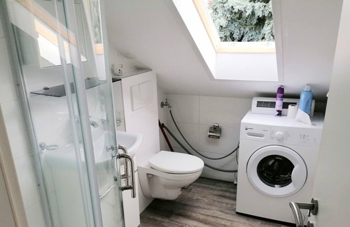 Ruesselsheim House | 2 rooms APARTMENT Roof Floor Near Frankfurt Airport