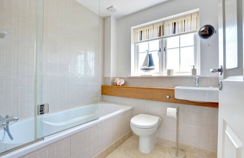 St Merryn House | 2 Rose Terrace - Three Bedroom House, Sleeps 6