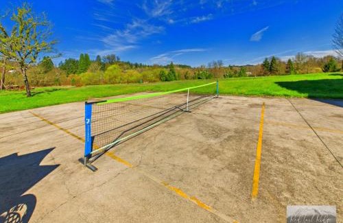 Philomath House | 2 spaces More Space with 2 units at same location PNW Retreat