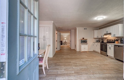 Louisville House | 2 Spacious Homes near Knoxville - 6BRs, sleeps 16