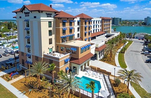 Bay Esplanade Hotel | 2-Star Hotel ∙ Fairfield Inn & Suites by Marriott Clearwater Beach