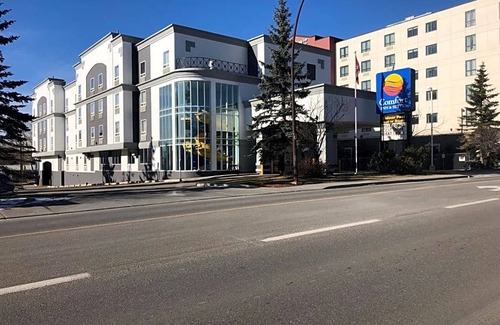 Banff Trail Hotel | 2-Star Hotel ∙ Comfort Inn and Suites University