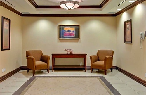 Huntsville Hotel | 2-Star Hotel ∙ Holiday Inn Express & Suites Huntsville, an IHG Hotel